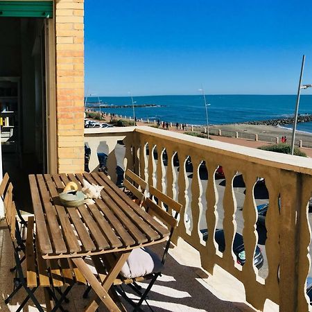 Casa Al Mare Lägenhet Lido di Ostia Exteriör bild